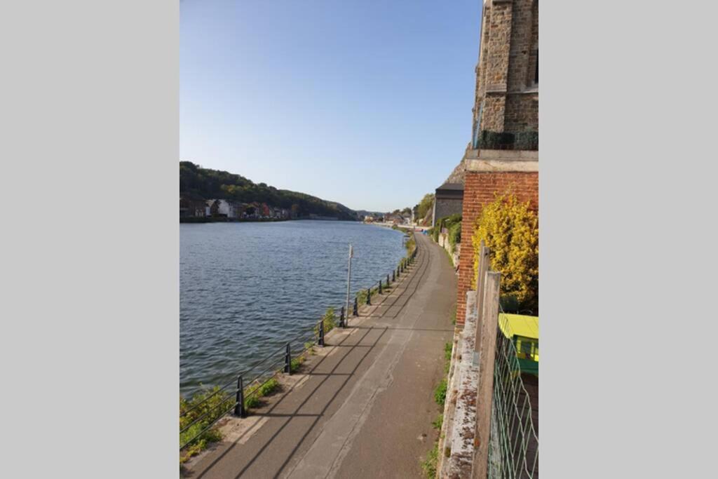 Le Bord De Meuse Dinant Exterior photo